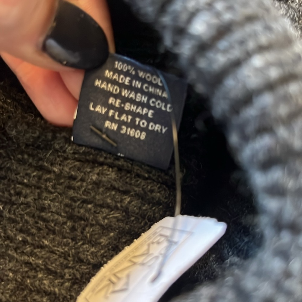 NEW Jos.A.Bank men’s dark gray wool winter beanie hat - Picture 3 of 3